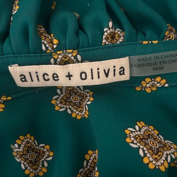 Alice and Olivia Green Short Sleeve Teal Blouse, size medium - Picture 4 of 4